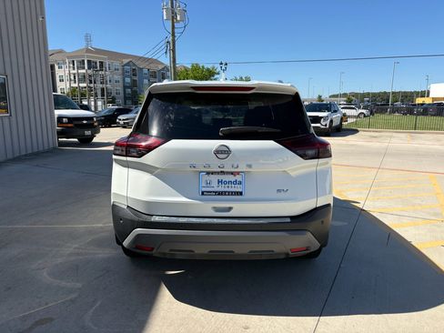 Used 2023 Nissan Rogue SV w/ SV Premium B Package FWD image 7