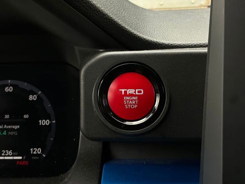 Used 2025 Toyota Tacoma TRD Off-Road image 28