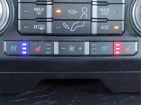 Certified 2018 Ford F450 Platinum w/ Platinum Ultimate Package image 23