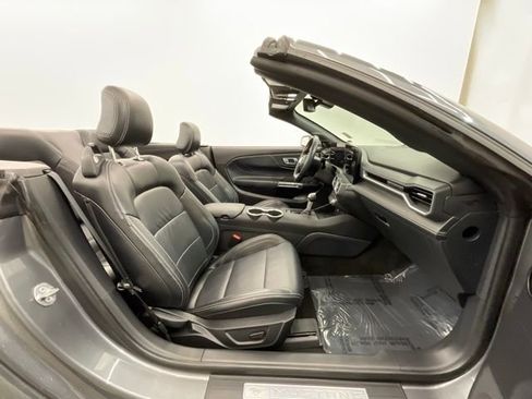 Used 2025 Ford Mustang Premium RWD image 30