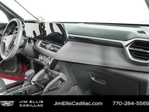 Used 2025 Chevrolet TrailBlazer LT AWD/4WD image 20