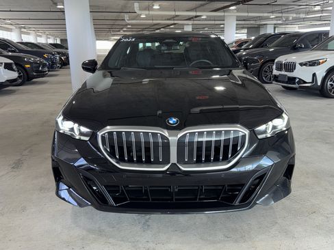 Used 2025 BMW 530i w/ M Sport Package RWD image 3