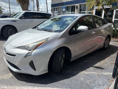 Used 2016 Toyota Prius Three FWD image 1