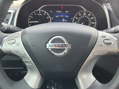 Used 2018 Nissan Murano SV w/ Premium Package image 7