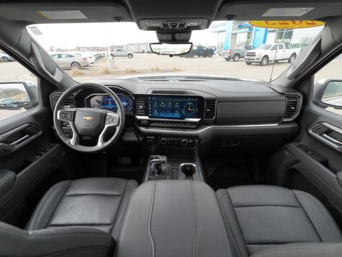 Used 2025 Chevrolet Silverado 1500 LTZ AWD/4WD image 29