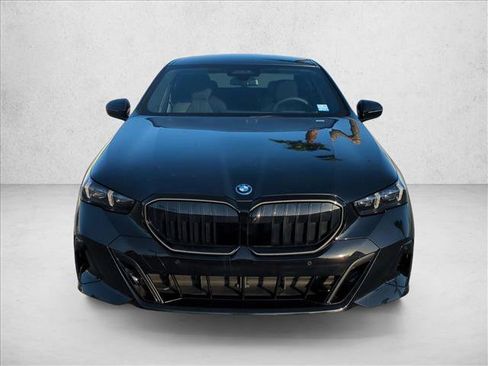 Certified 2026 BMW 550e xDrive AWD/4WD image 2