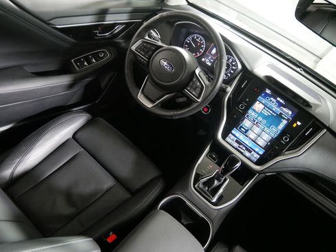 Used 2025 Subaru Outback Limited image 9