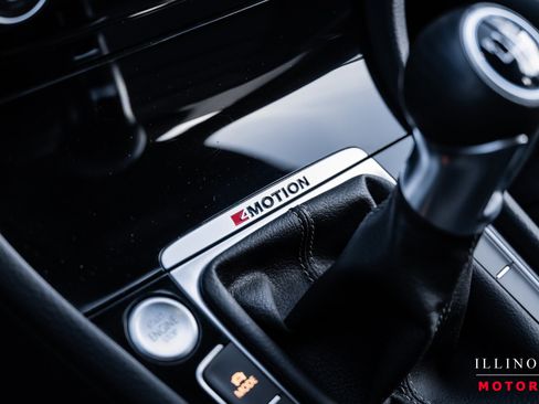 Used 2019 Volkswagen Golf R 4-Door image 26