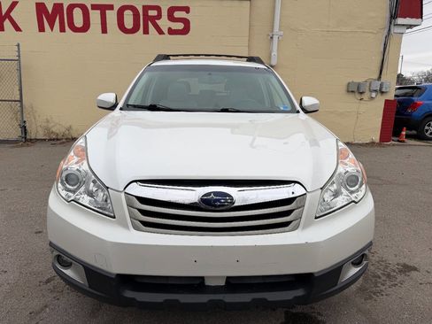 Used 2010 Subaru Outback 2.5i Premium image 2