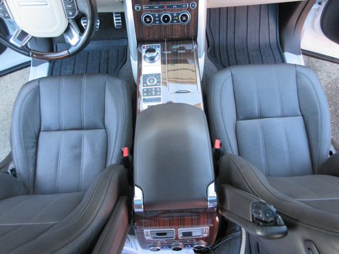 Used 2017 Land Rover Range Rover Supercharged image 17