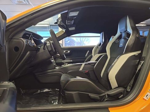 Used 2022 Ford Mustang Shelby GT500 w/ Technology Package image 2