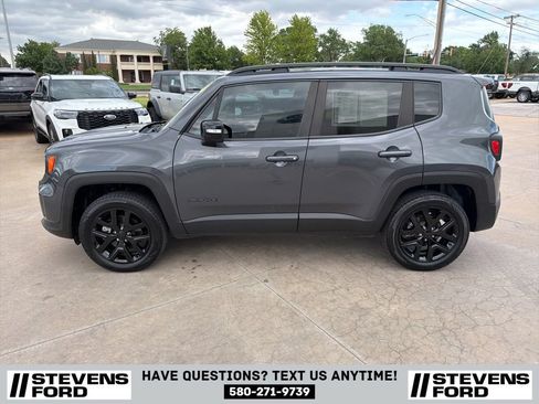 Used 2023 Jeep Renegade Altitude AWD/4WD image 8