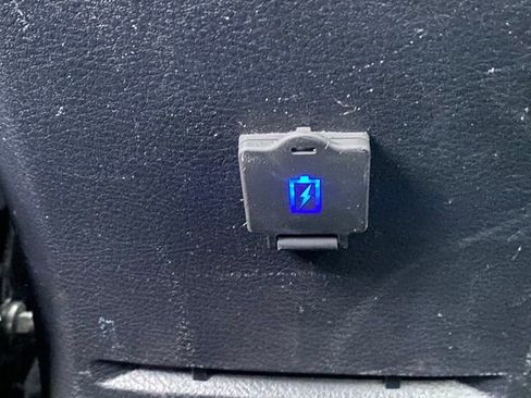 Used 2023 Toyota Tacoma TRD Off-Road image 23