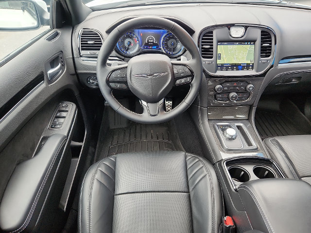 Used 2023 Chrysler 300 C RWD image 11