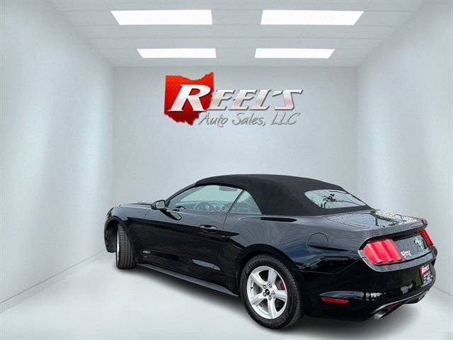 Used 2017 Ford Mustang Convertible RWD image 12