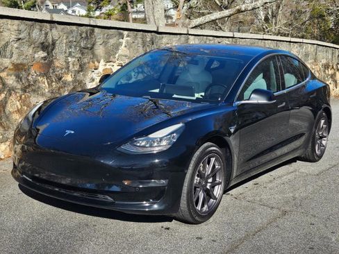 Used 2018 Tesla Model 3 image 14