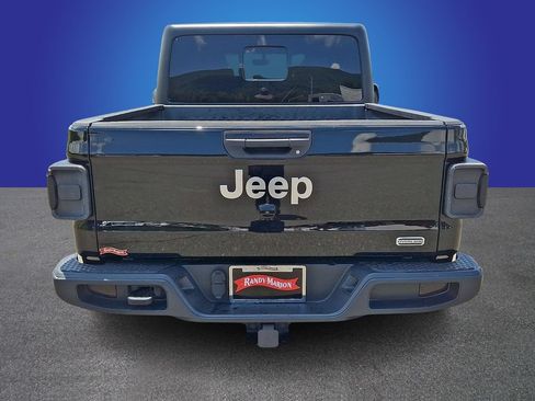 Used 2022 Jeep Gladiator Overland w/ Popular Equipment Package AWD/4WD image 5