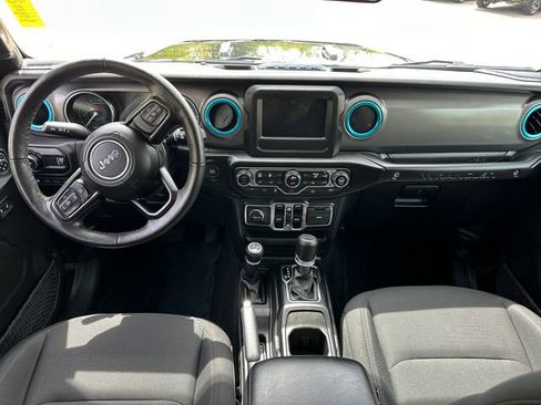 Used 2023 Jeep Wrangler Unlimited w/ Cold Weather Group AWD/4WD image 18