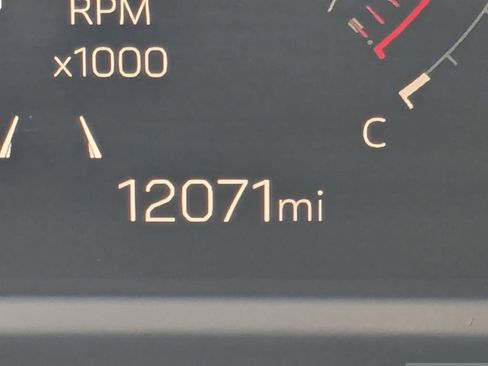 Used 2025 GMC Acadia Elevation image 27