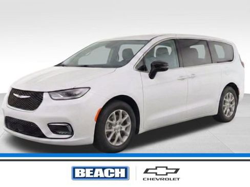 Used 2024 Chrysler Pacifica Touring-L image 1