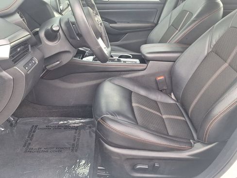 Used 2024 Nissan Altima 2.5 SR AWD/4WD image 11