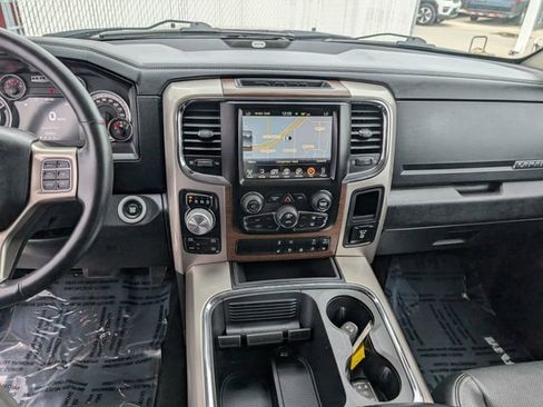 Used 2017 RAM 1500 Laramie w/ Convenience Group AWD/4WD image 6