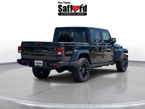 Used 2025 Jeep Gladiator Overland AWD/4WD image 8