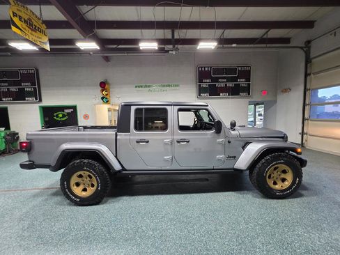 Used 2020 Jeep Gladiator Sport w/ Quick Order Package 24S AWD/4WD image 5