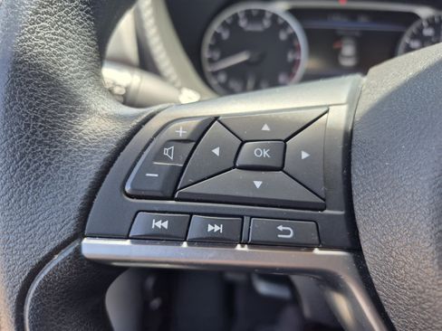 Used 2025 Nissan Sentra SV FWD image 25