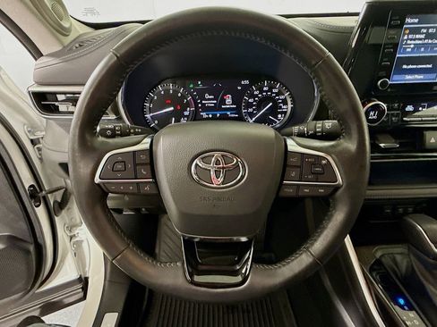 Used 2021 Toyota Highlander Limited image 11