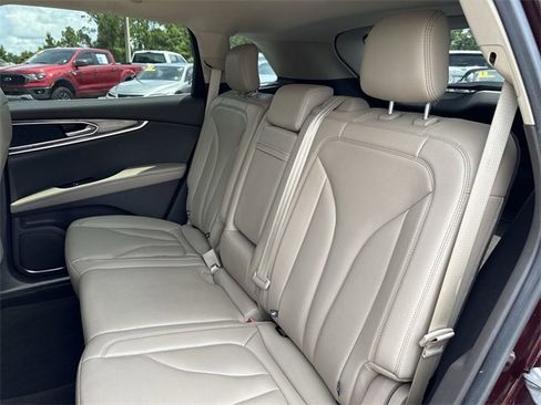 Used 2022 Lincoln Nautilus FWD image 21