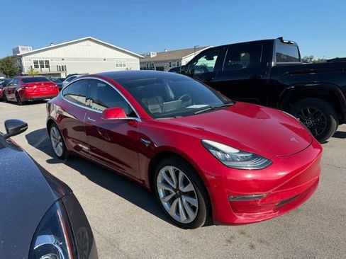 Used 2018 Tesla Model 3 Mid Range RWD image 5