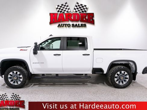 Used 2025 Chevrolet Silverado 2500 Custom w/ Custom Value Package AWD/4WD image 1