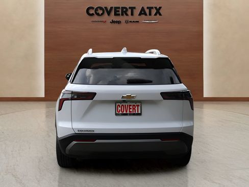 Used 2025 Chevrolet Equinox LT w/ Convenience Package II FWD image 4
