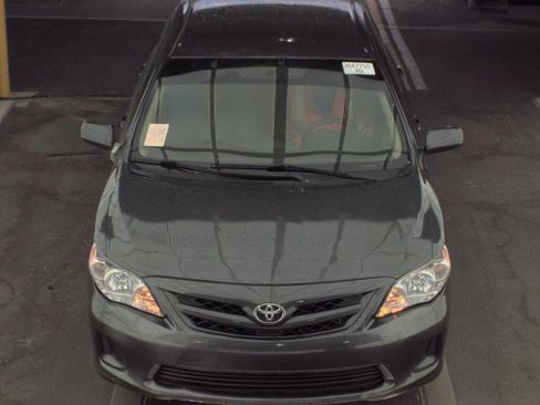 Used 2011 Toyota Corolla LE FWD image 2