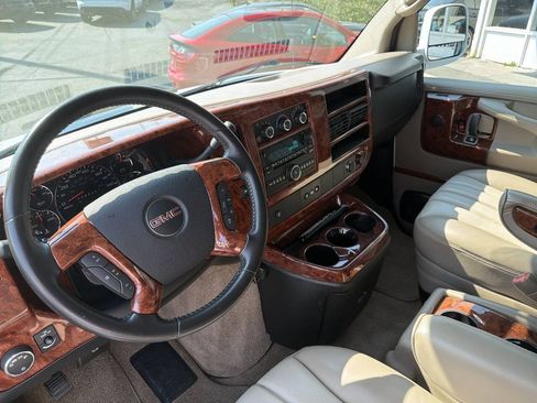 Used 2014 GMC Savana 1500 AWD image 49