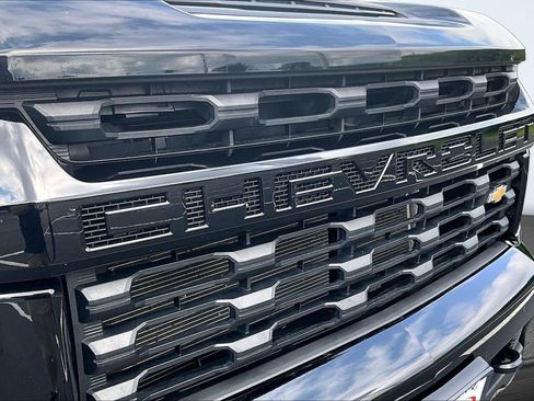 Used 2022 Chevrolet Silverado 2500 Custom w/ Custom Value Package AWD/4WD image 30