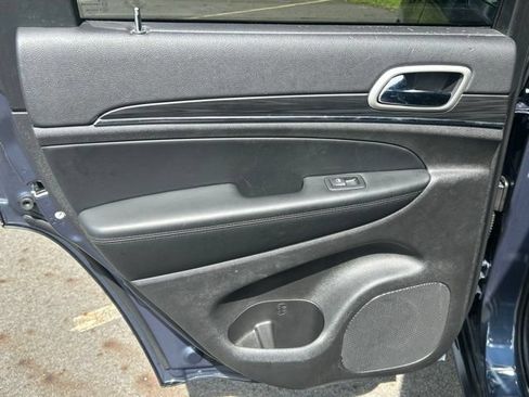 Used 2021 Jeep Grand Cherokee Limited AWD/4WD image 29