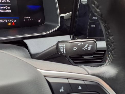 Used 2025 Volkswagen Jetta SE image 20