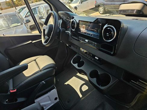 Used 2026 Mercedes-Benz Sprinter 2500 image 11