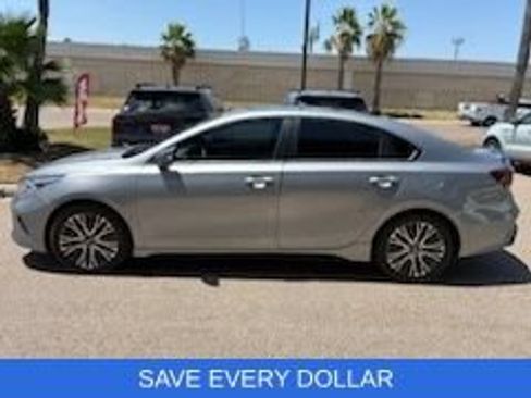 Used 2024 Kia Forte GT-Line w/ GT-Line Premium Package FWD image 4