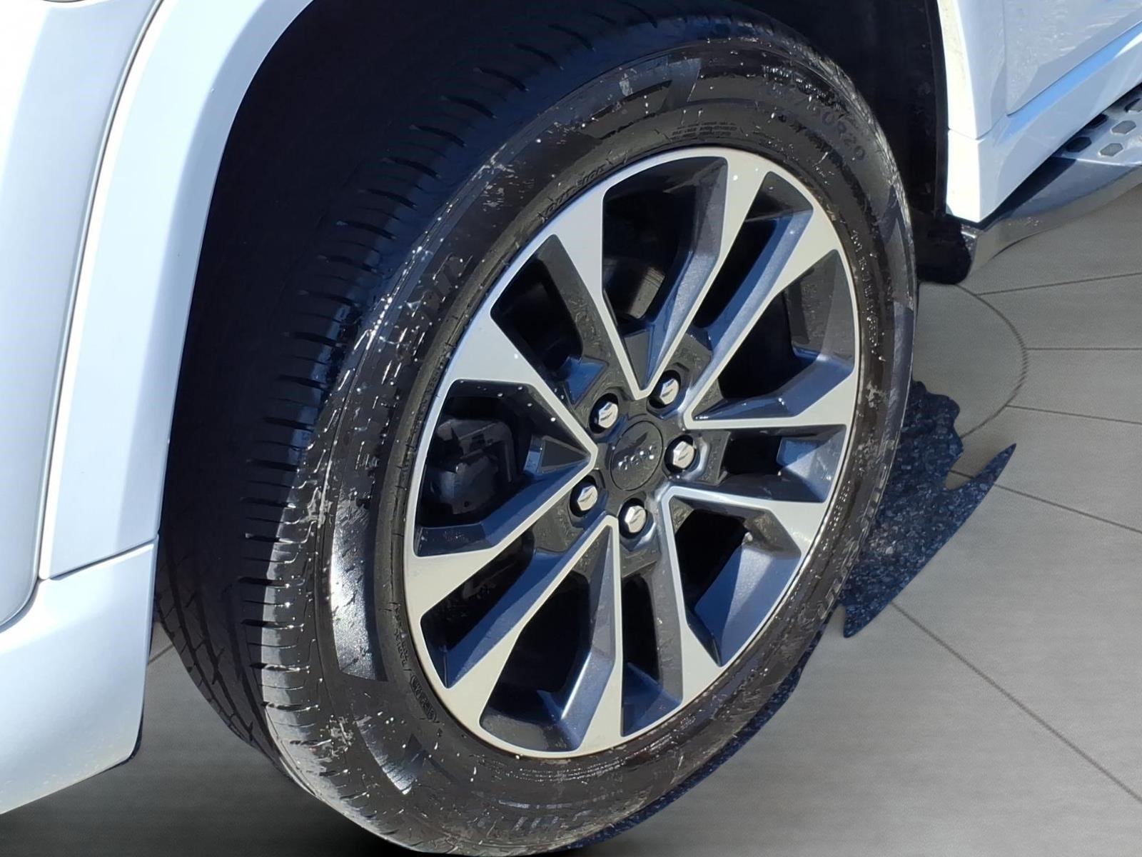 Used 2023 Jeep Grand Cherokee Overland AWD/4WD image 5