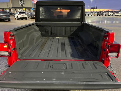 Used 2020 Jeep Gladiator Sport w/ Quick Order Package 24S image 27