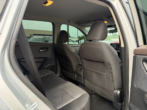 Used 2021 Nissan Rogue SV FWD image 24