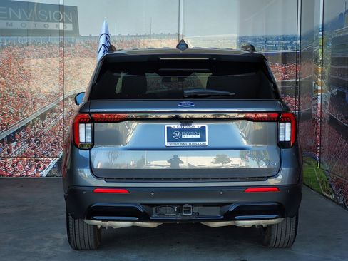 Used 2025 Ford Explorer ST-Line image 7