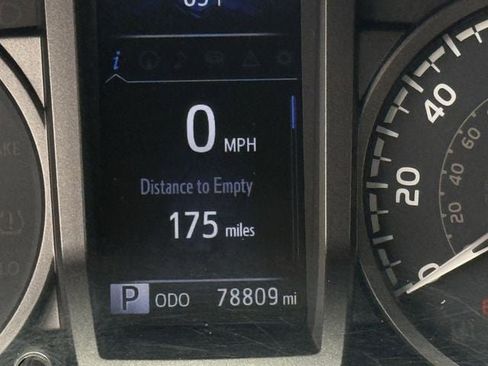 Used 2019 Toyota Tacoma TRD Sport w/ Technology Package image 17