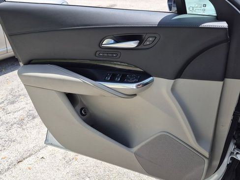 Used 2023 Cadillac XT4 Premium Luxury FWD image 10