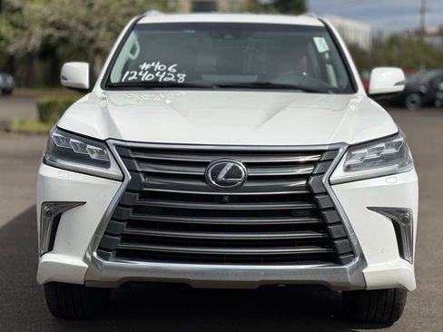 Used 2016 Lexus LX 570 4WD w/ Luxury Package image 8
