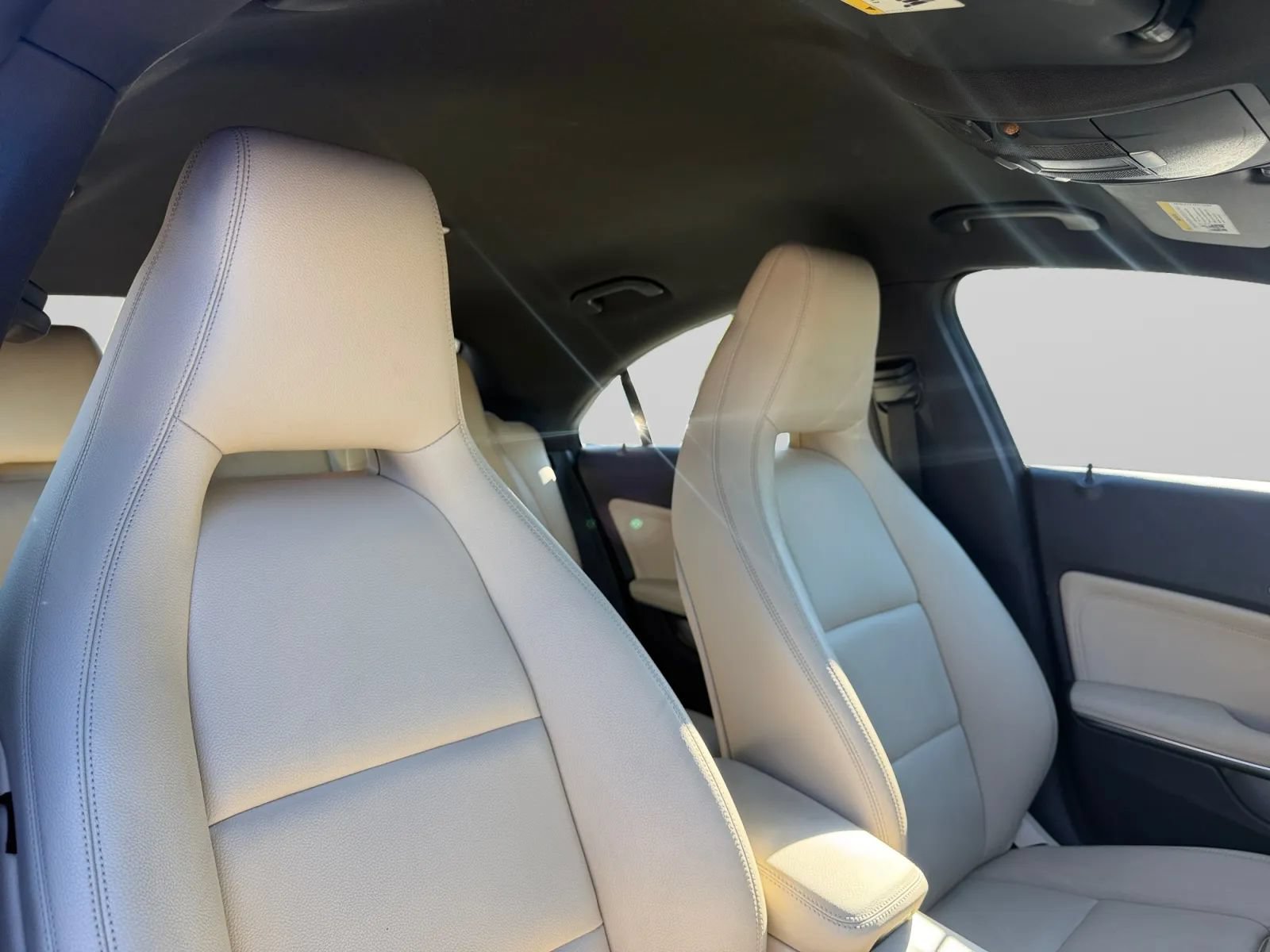 Used 2018 Mercedes-Benz CLA 250 4MATIC image 35