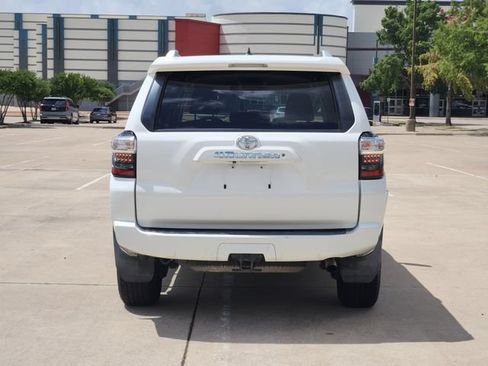 Used 2015 Toyota 4Runner SR5 RWD image 6